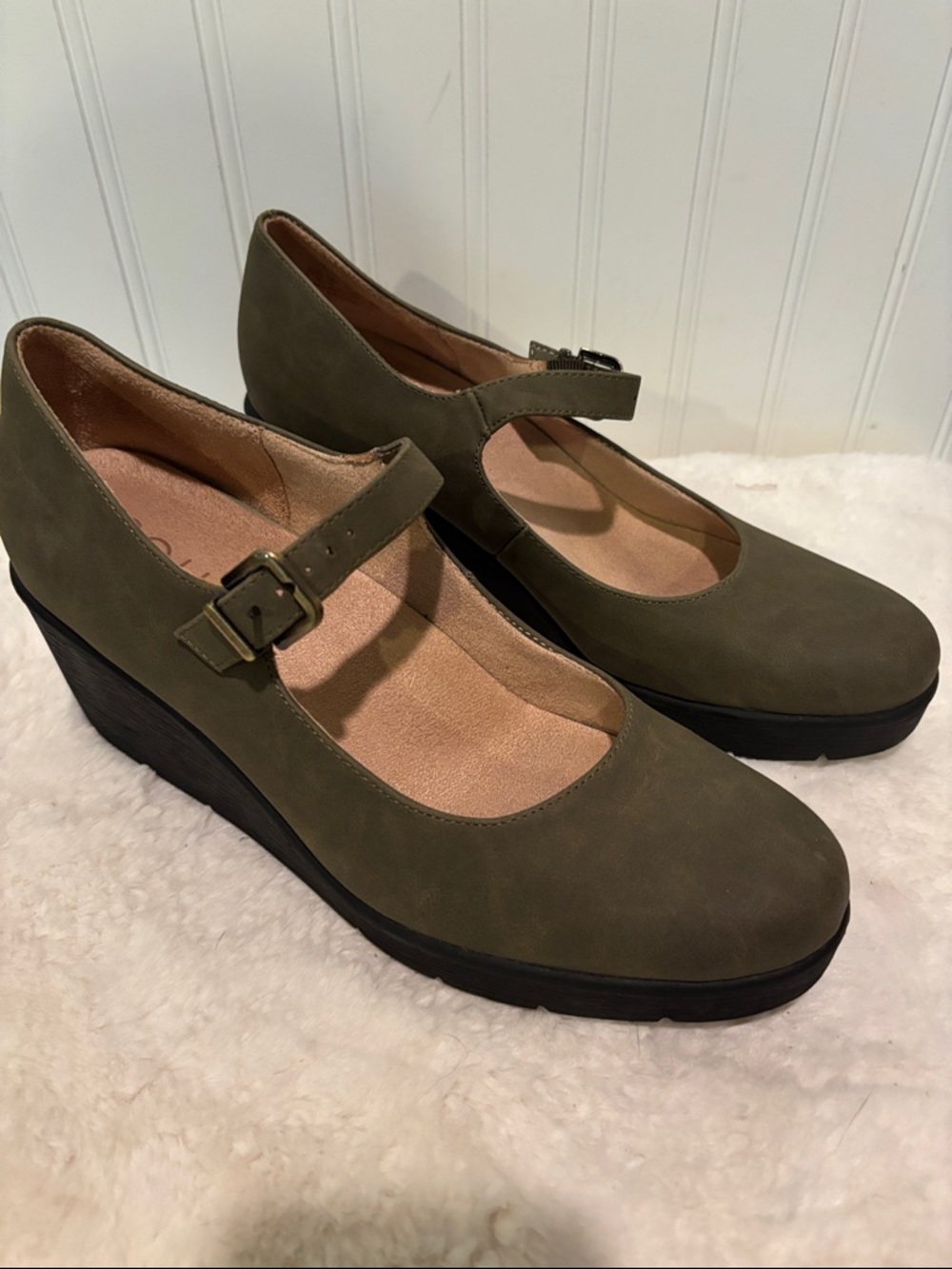 SOUL Naturalizer Adore Mary Jane Wedge  in Olive Green Size 11